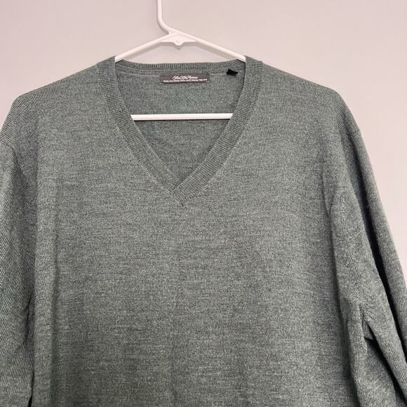 Saks Fifth Avenue Men's Extra Fine Merino Wool Green V Neck Sweater Sz XL Basic - Picture 5 of 13